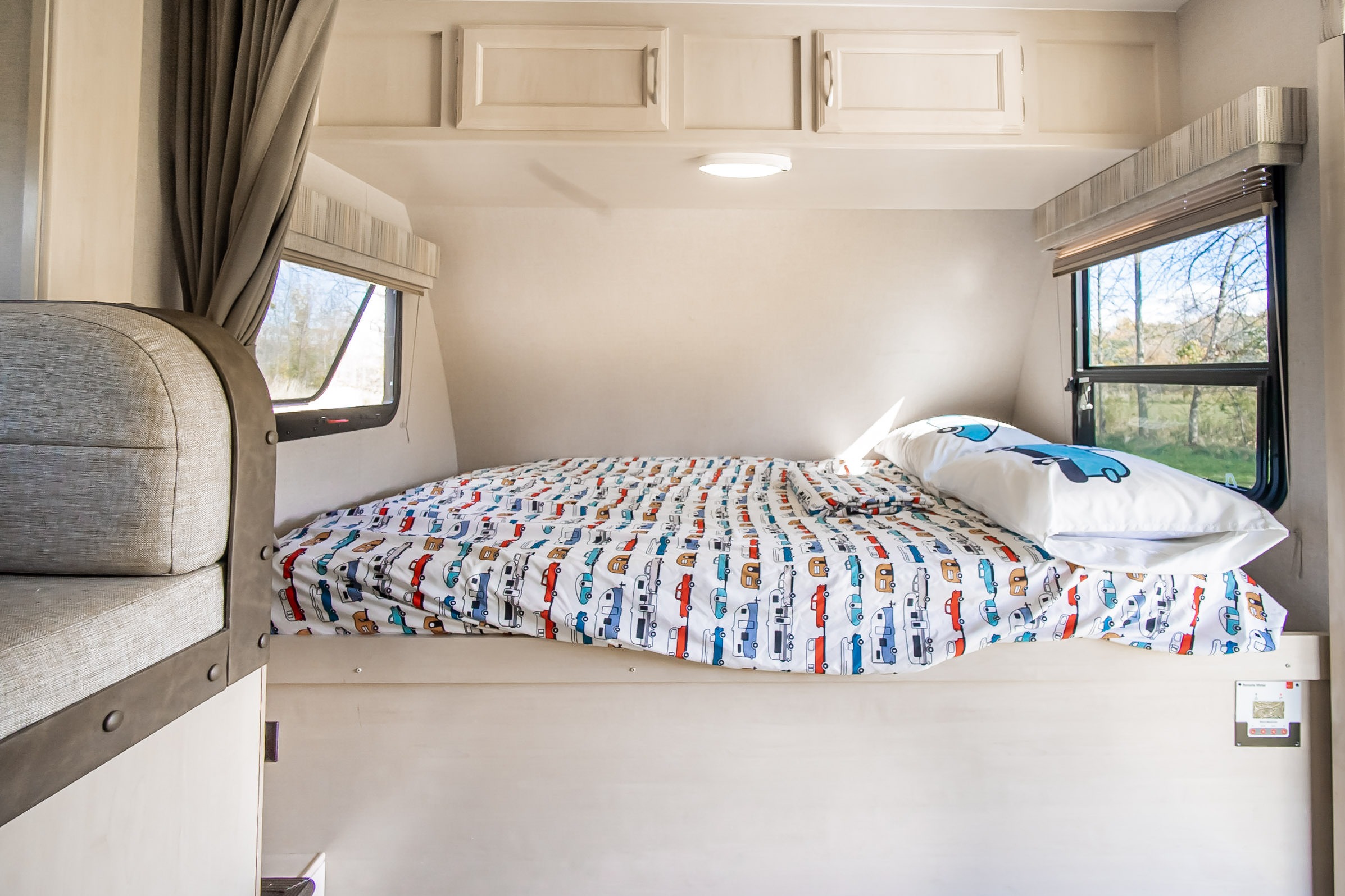 Indiana Micro Minnie Winnebago2100B  2019