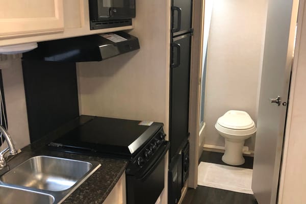 Indiana Micro Minnie Winnebago2100B 2019