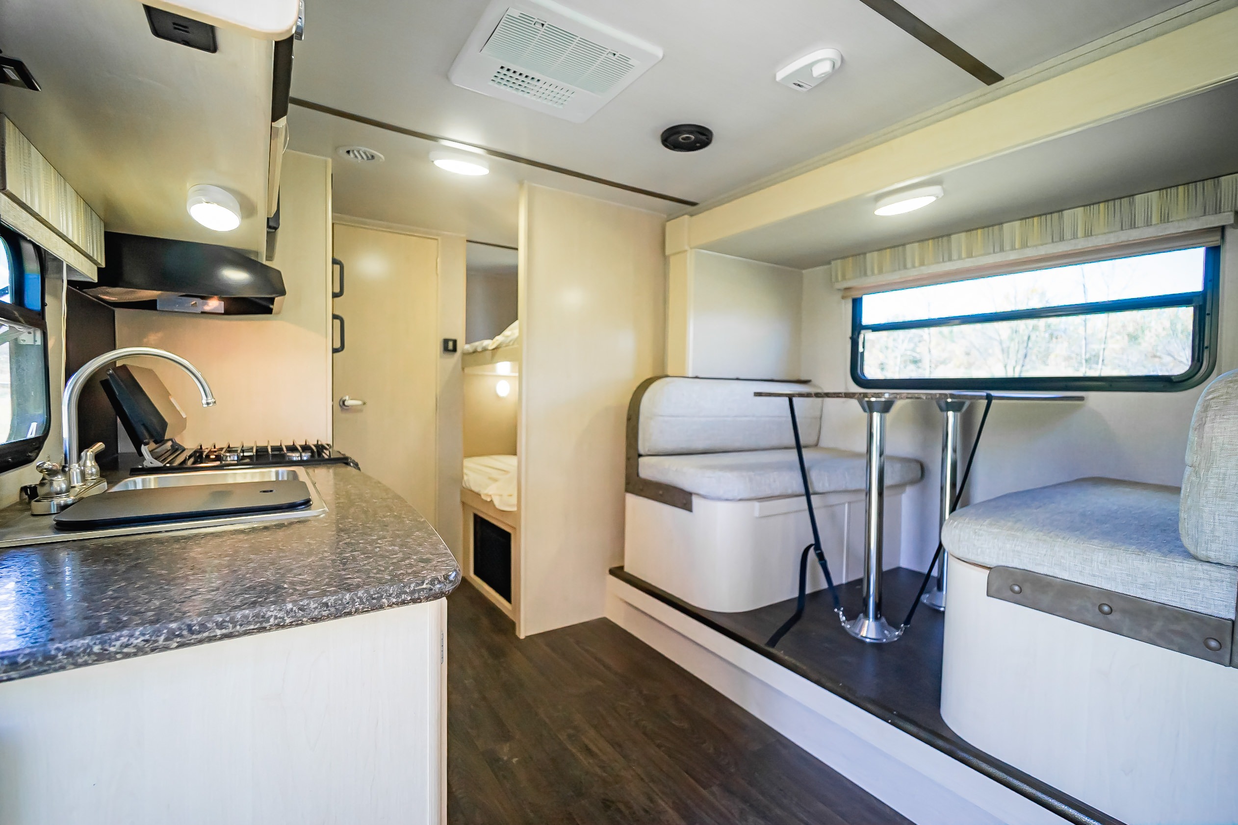 Indiana Micro Minnie Winnebago2100B  2019
