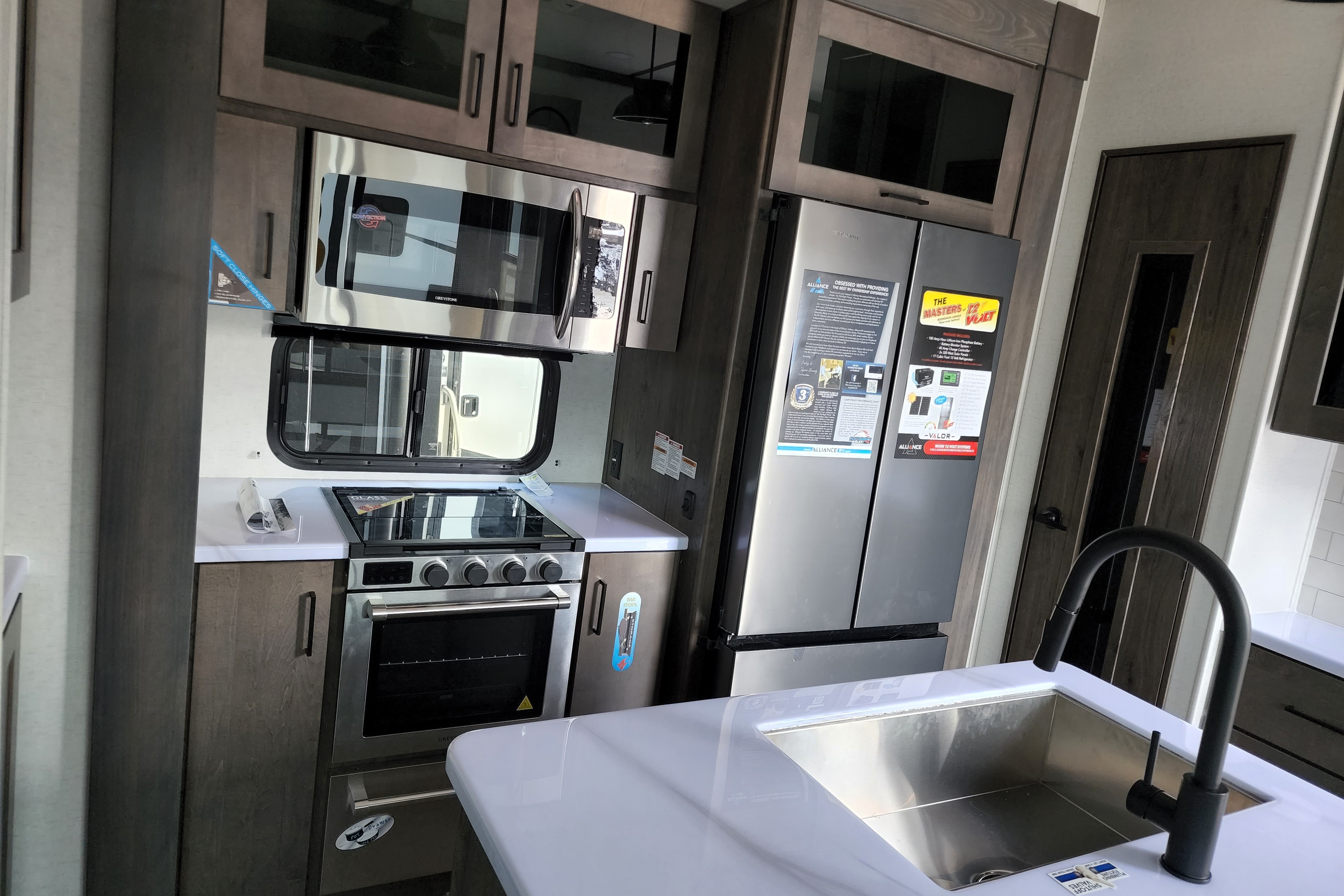 Wagg's Alliance RV 36V11 Toy Hauler