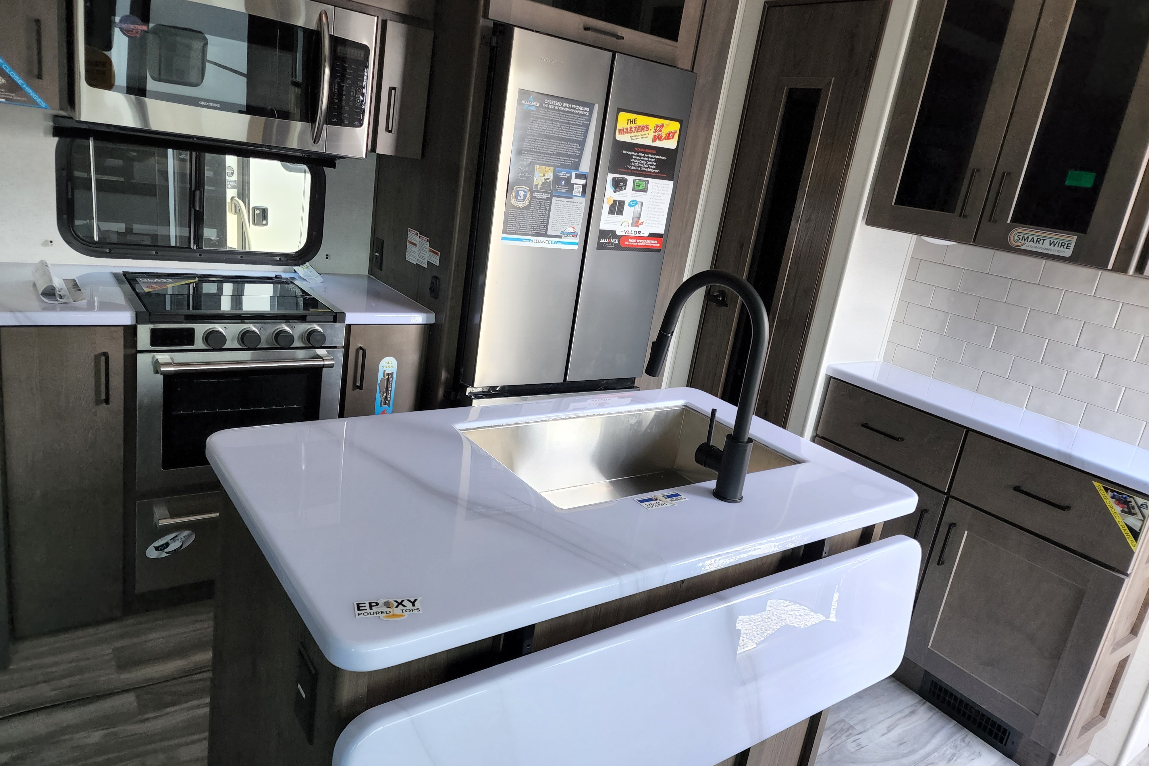 Wagg's Alliance RV 36V11 Toy Hauler