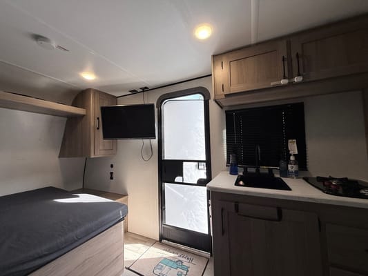 Jay's Coleman 17B Travel Trailer