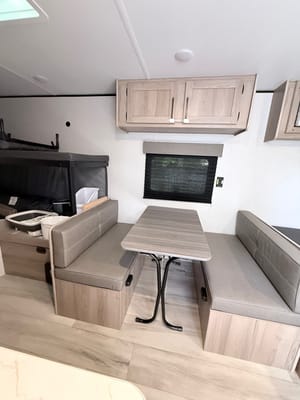 Jay's Coleman 17B Travel Trailer