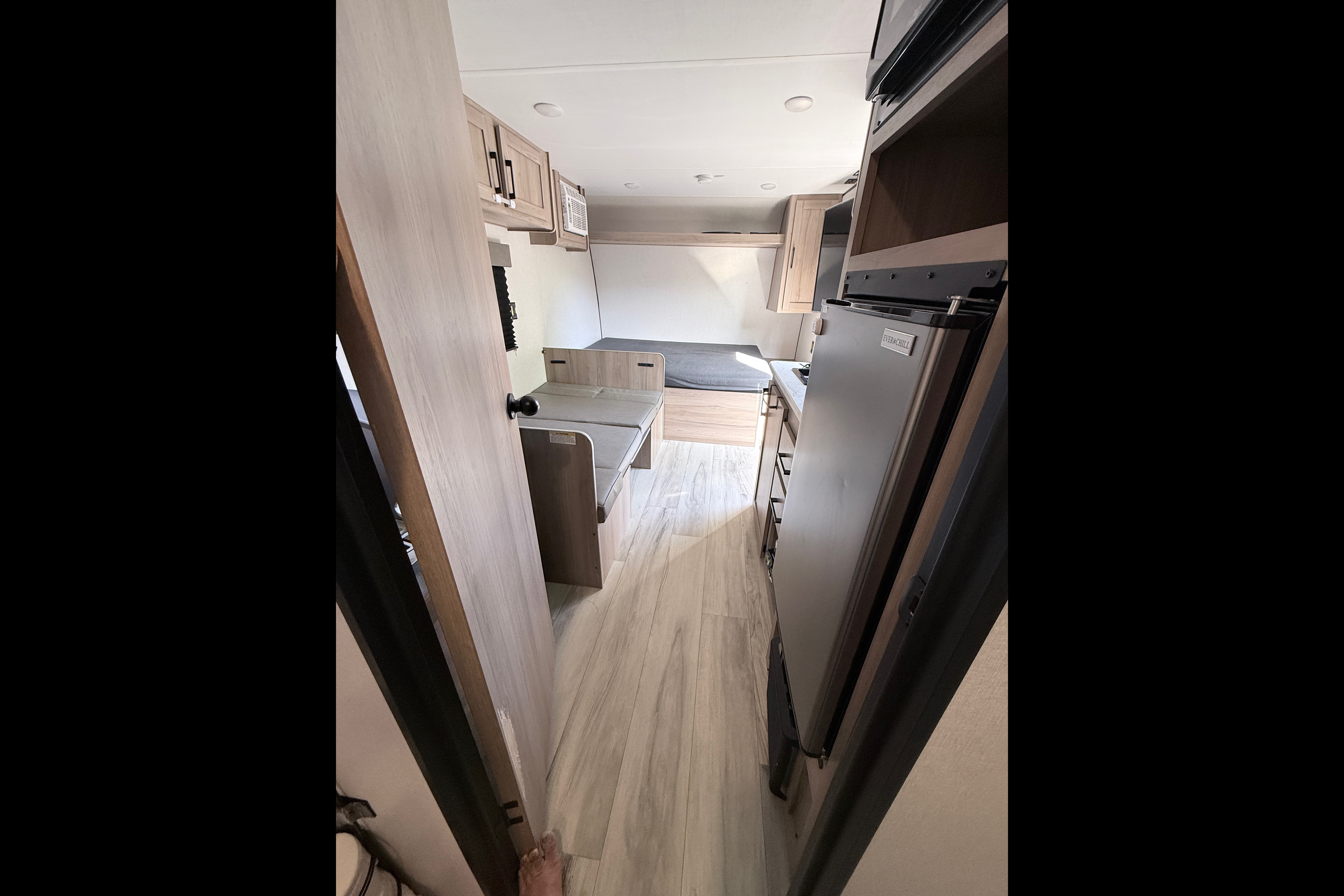 Jay's Coleman 17B Travel Trailer