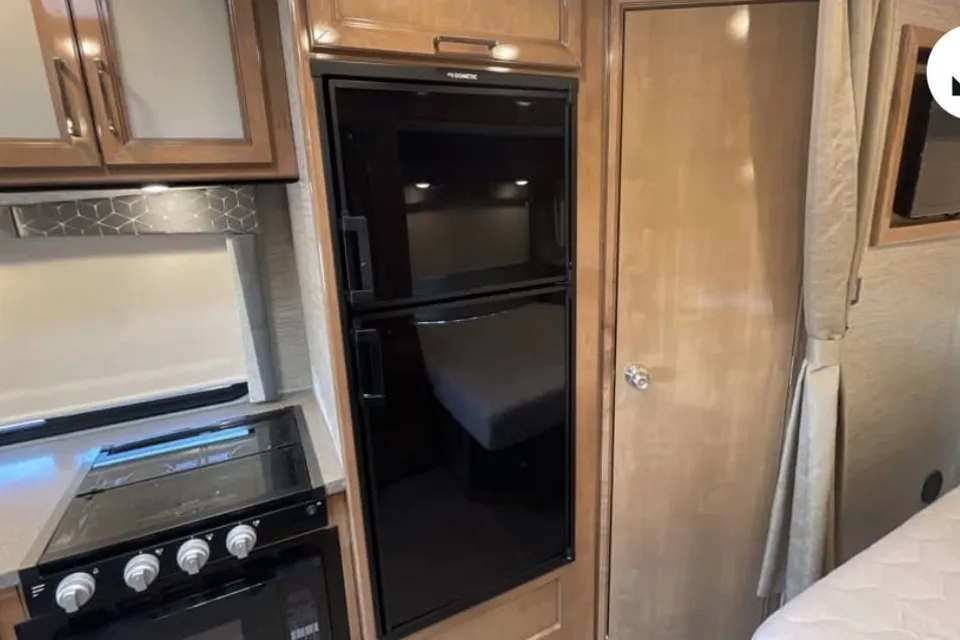 Quantum Leap into luxury! Class C Diesel Sprinter