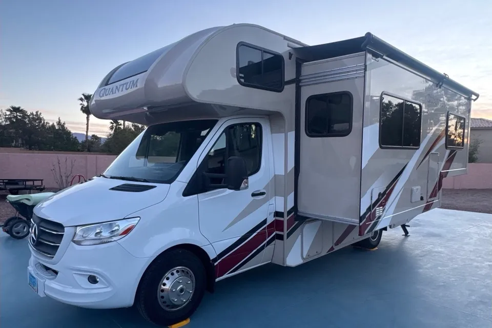Quantum Leap into luxury! Class C Diesel Sprinter