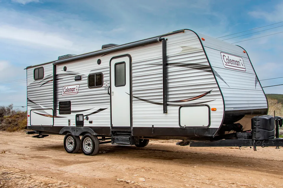 Family Fun Rv Rentals Way of Life's Dutchmen Coleman Lantern - 2 room bunkbed Travel Trailer LC1