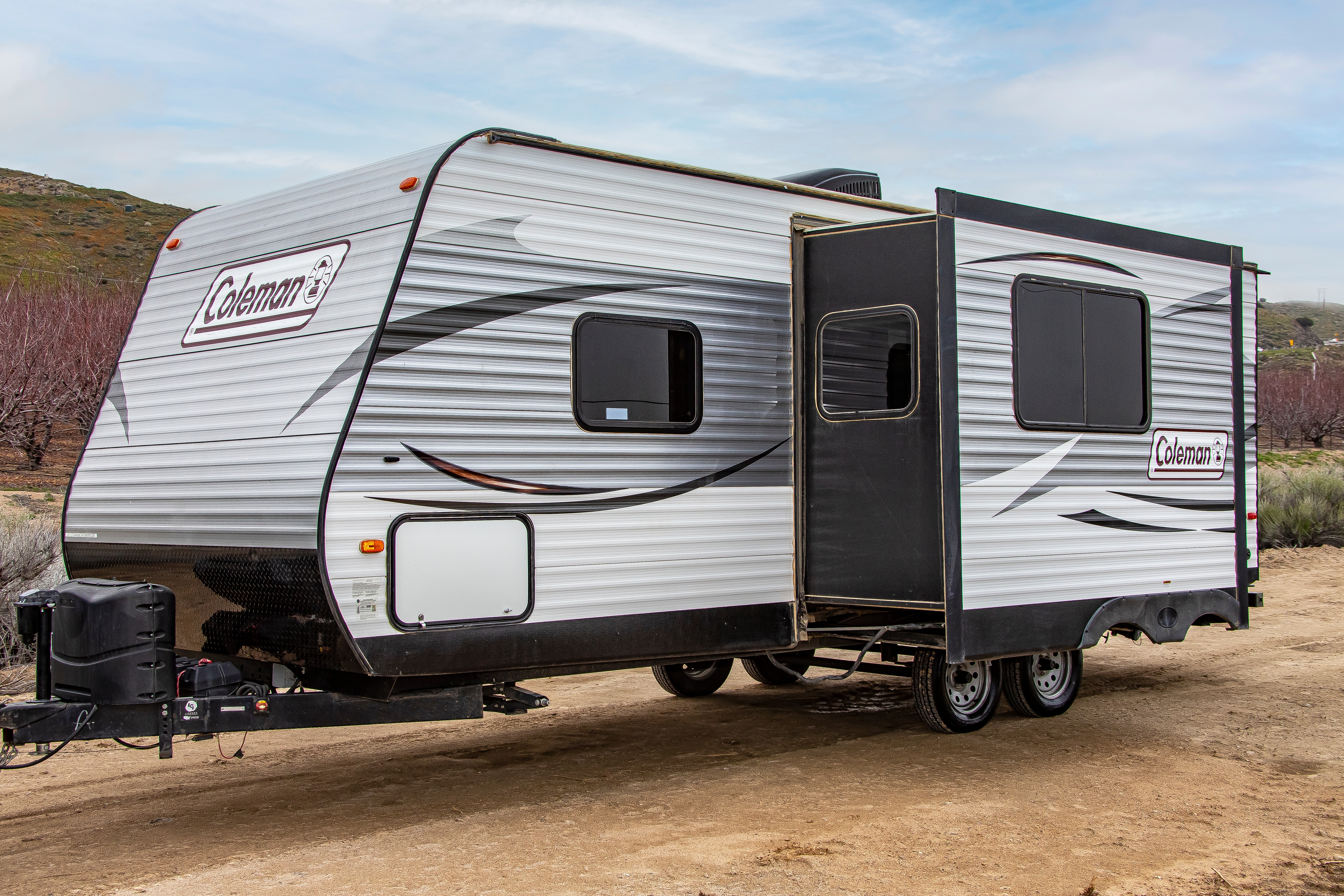 Family Fun Rv Rentals Way of Life's Dutchmen Coleman Lantern - 2 room bunkbed Travel Trailer LC1