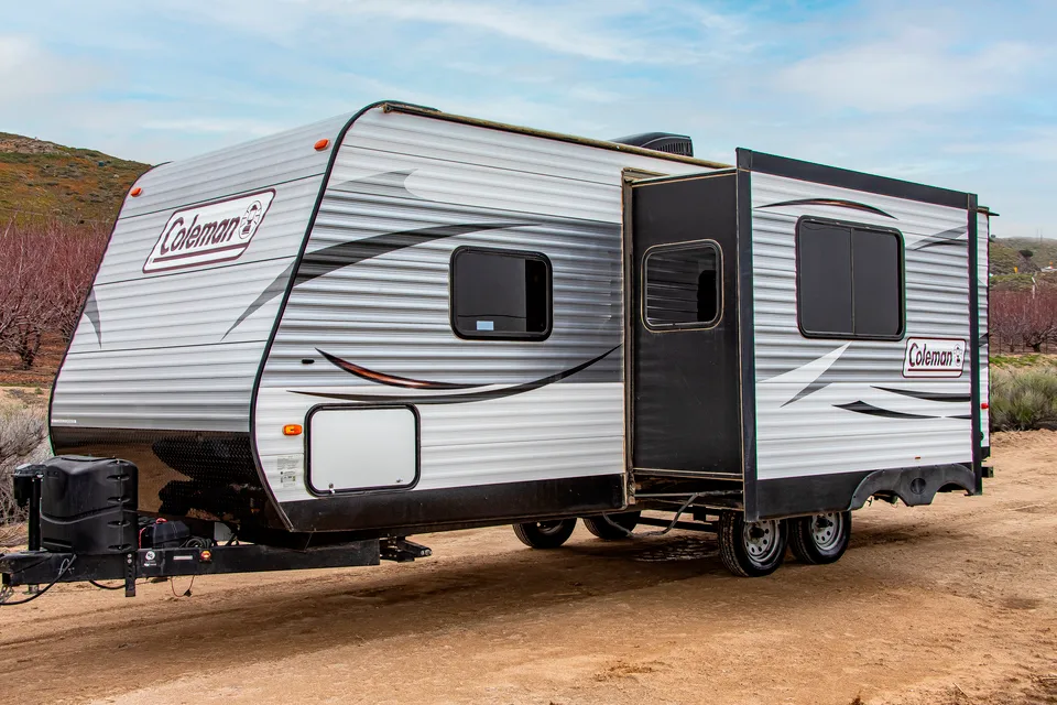 Family Fun Rv Rentals Way of Life's Dutchmen Coleman Lantern - 2 room bunkbed Travel Trailer LC1