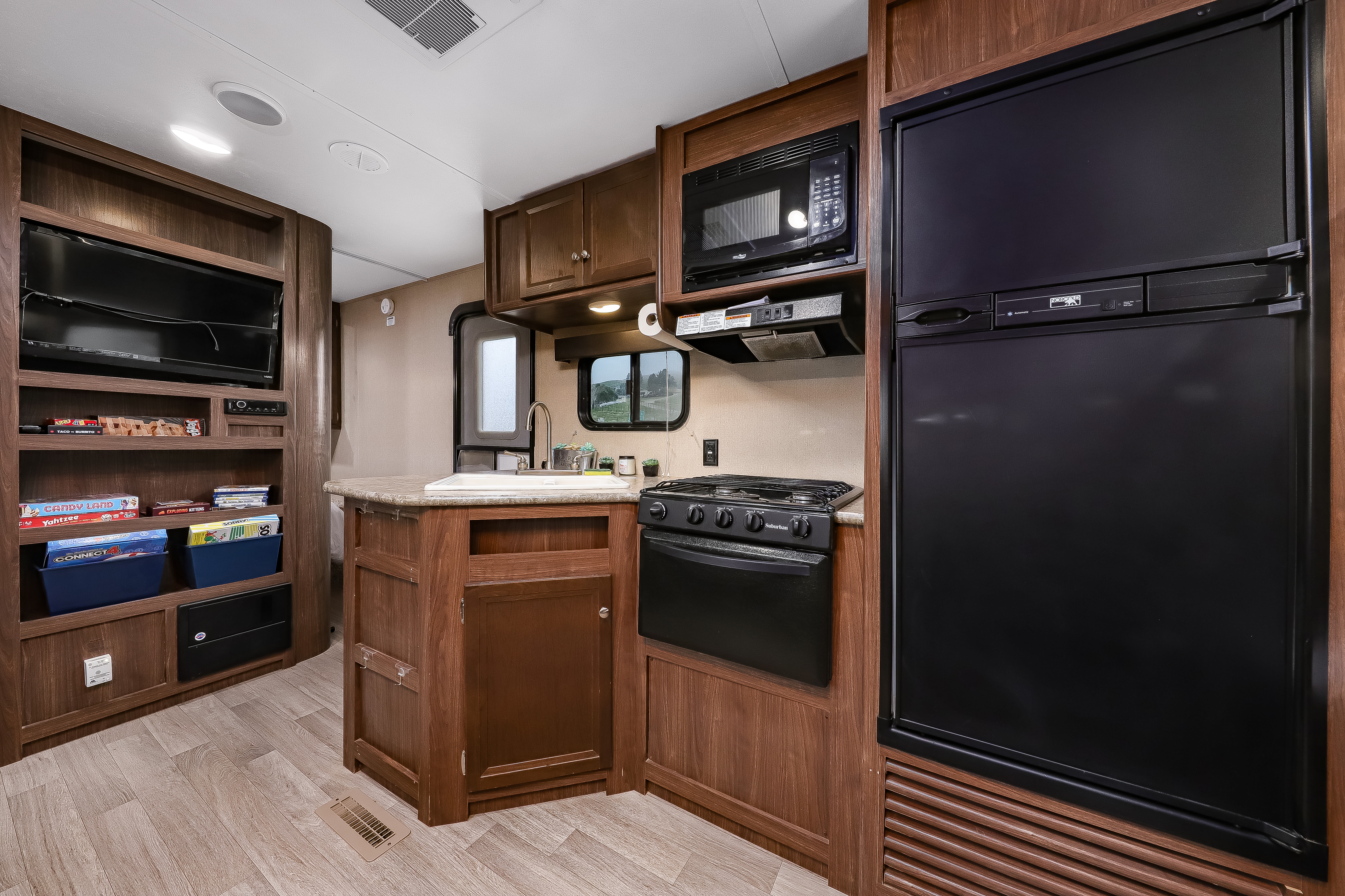 Family Fun Rv Rentals Way of Life's Dutchmen Coleman Lantern - 2 room bunkbed Travel Trailer LC1