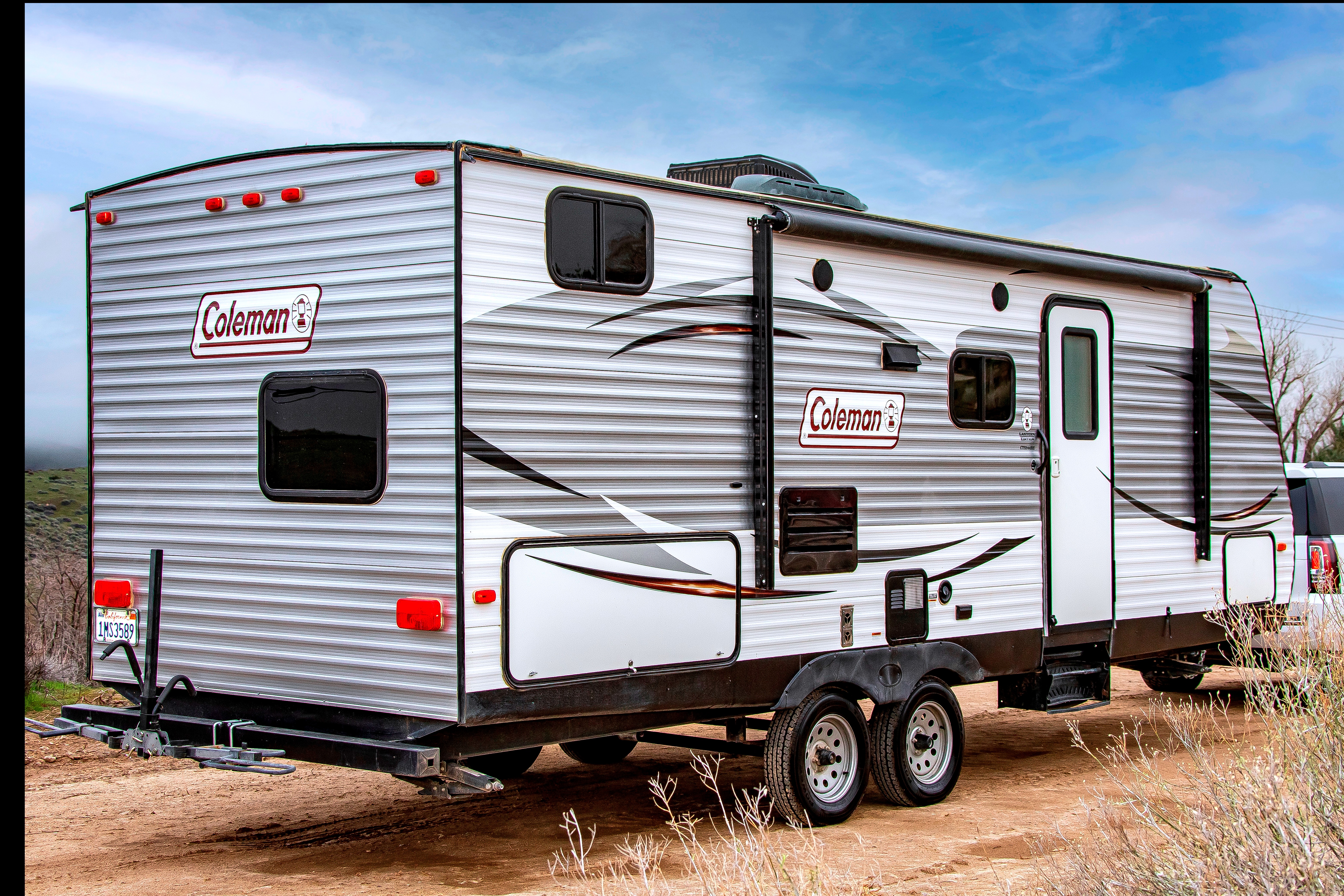 Family Fun Rv Rentals Way of Life's Dutchmen Coleman Lantern - 2 room bunkbed Travel Trailer LC1
