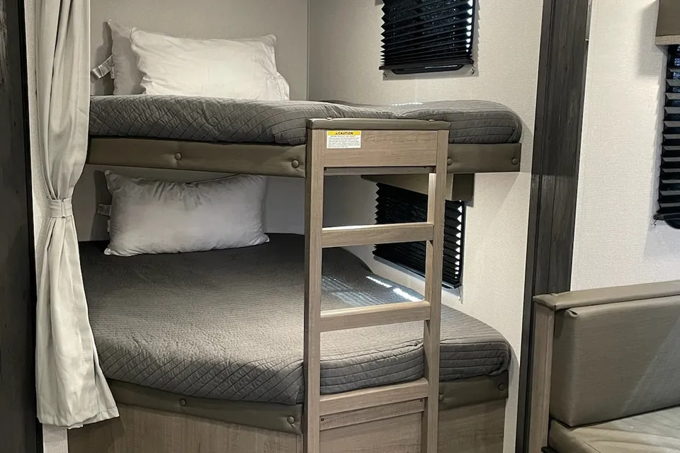 Jason's Keystone 26BHWE Travel Trailer