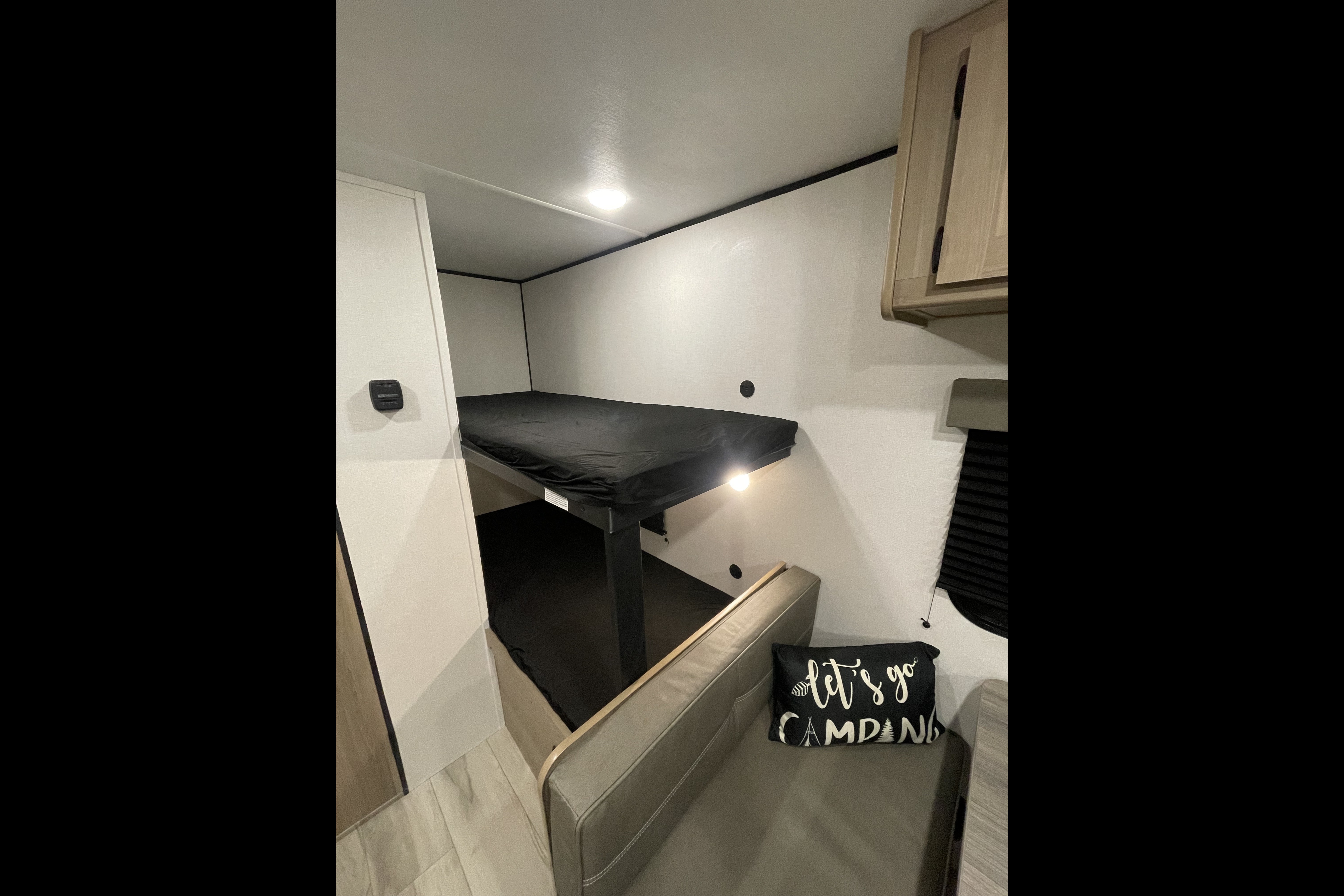 Ed's Keystone Coleman 17b Travel Trailer