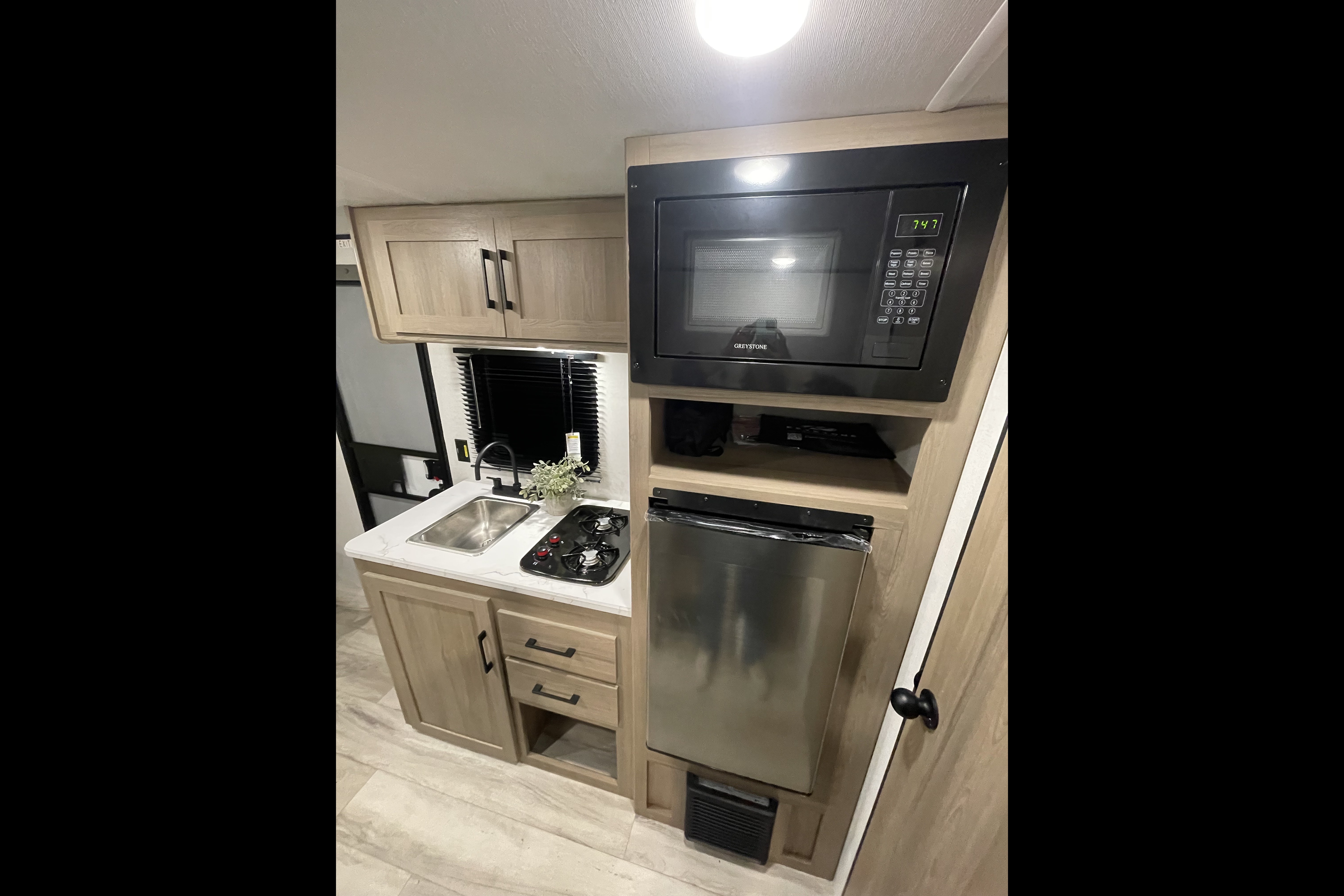 Ed's Keystone Coleman 17b Travel Trailer