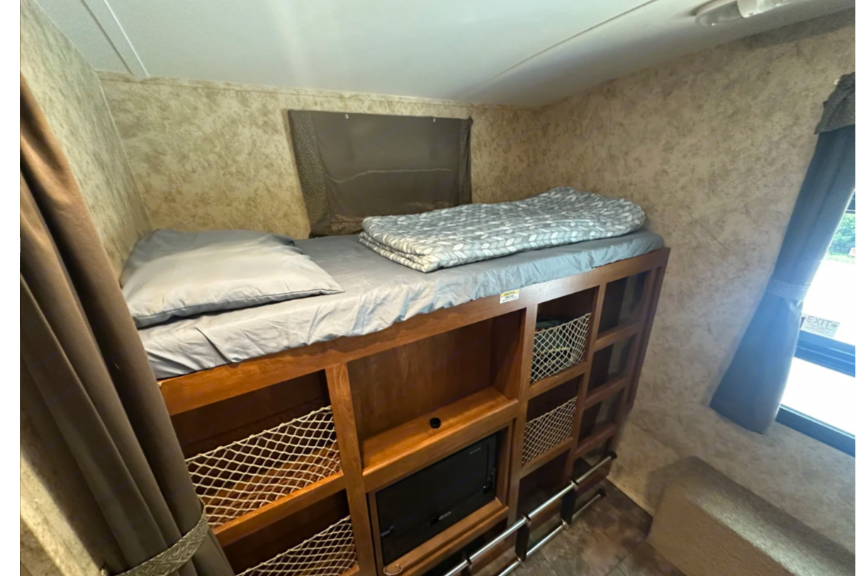 Rolling Retreat, Keystone Bullet Premier 31 BHPR Travel Trailer