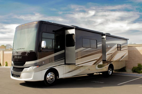 Tiffin Open Road Allegro-private king bedroom, 4 slide-outs, super spacious!