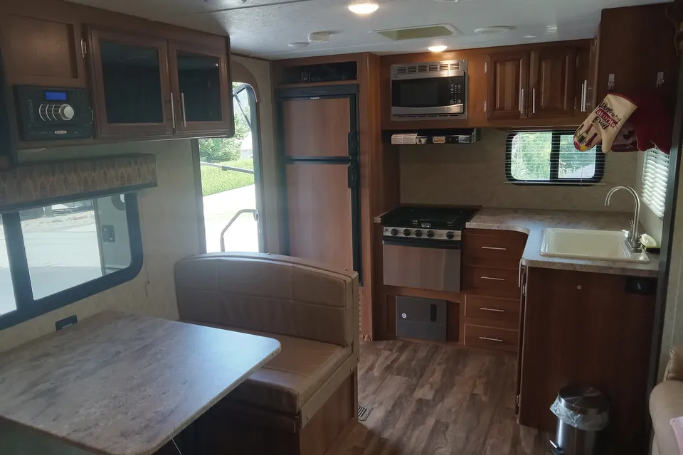 Ray's Forest River Tracer Air Travel Trailer