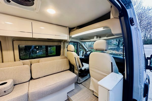 John's Thor Motor Coach Tellaro 20KT Class B