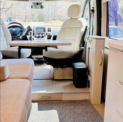 John's Thor Motor Coach Tellaro 20KT Class B
