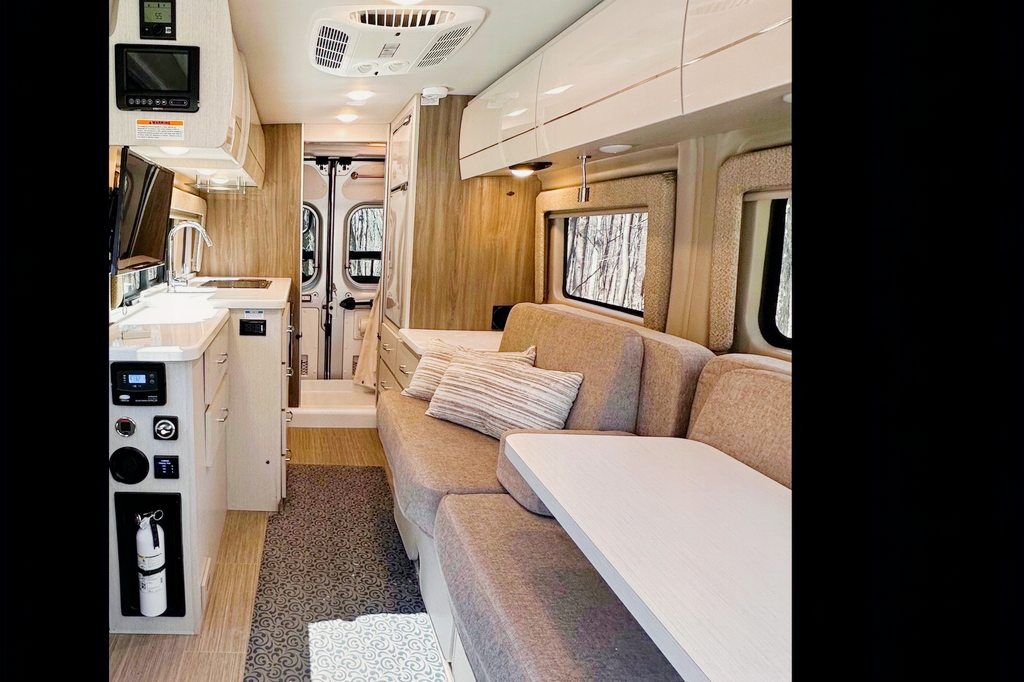 John's Thor Motor Coach Tellaro 20KT Class B