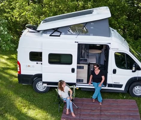 Pristine Winnebago Solis