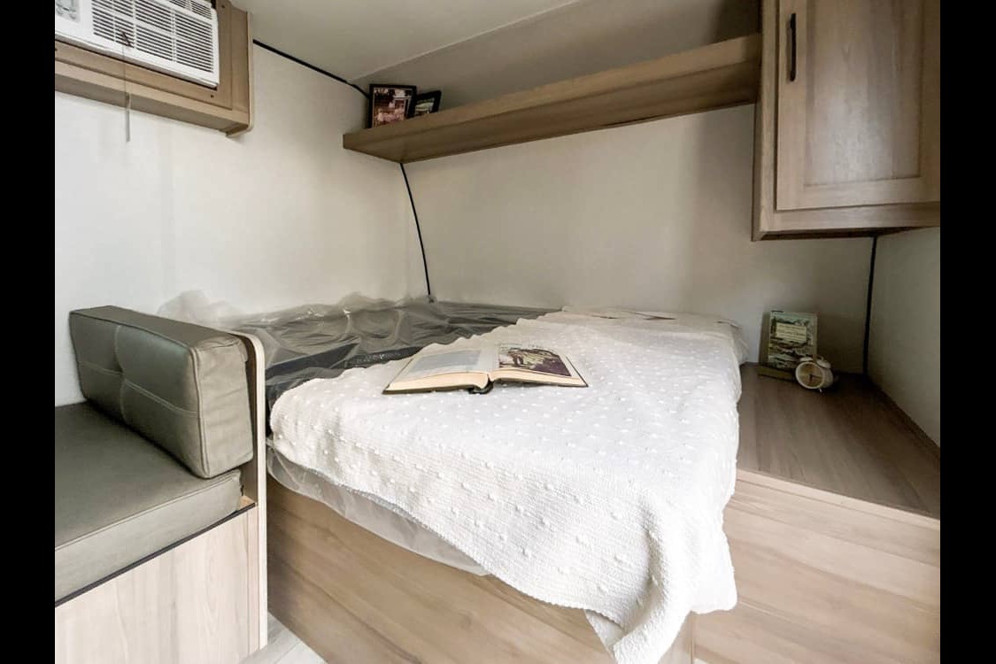 Family Bunkhouse Camper • Sleeps 5 • Delivery & Setup Included • Easy Camping