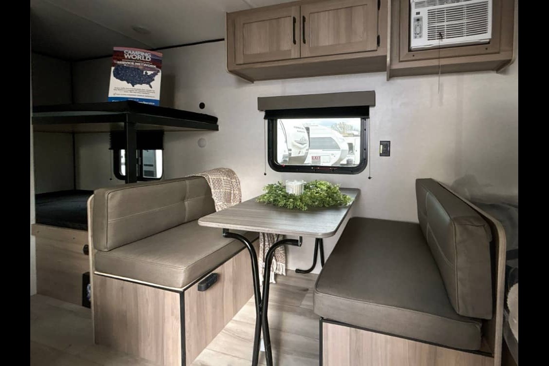 Family Bunkhouse Camper • Sleeps 5 • Delivery & Setup Included • Easy Camping