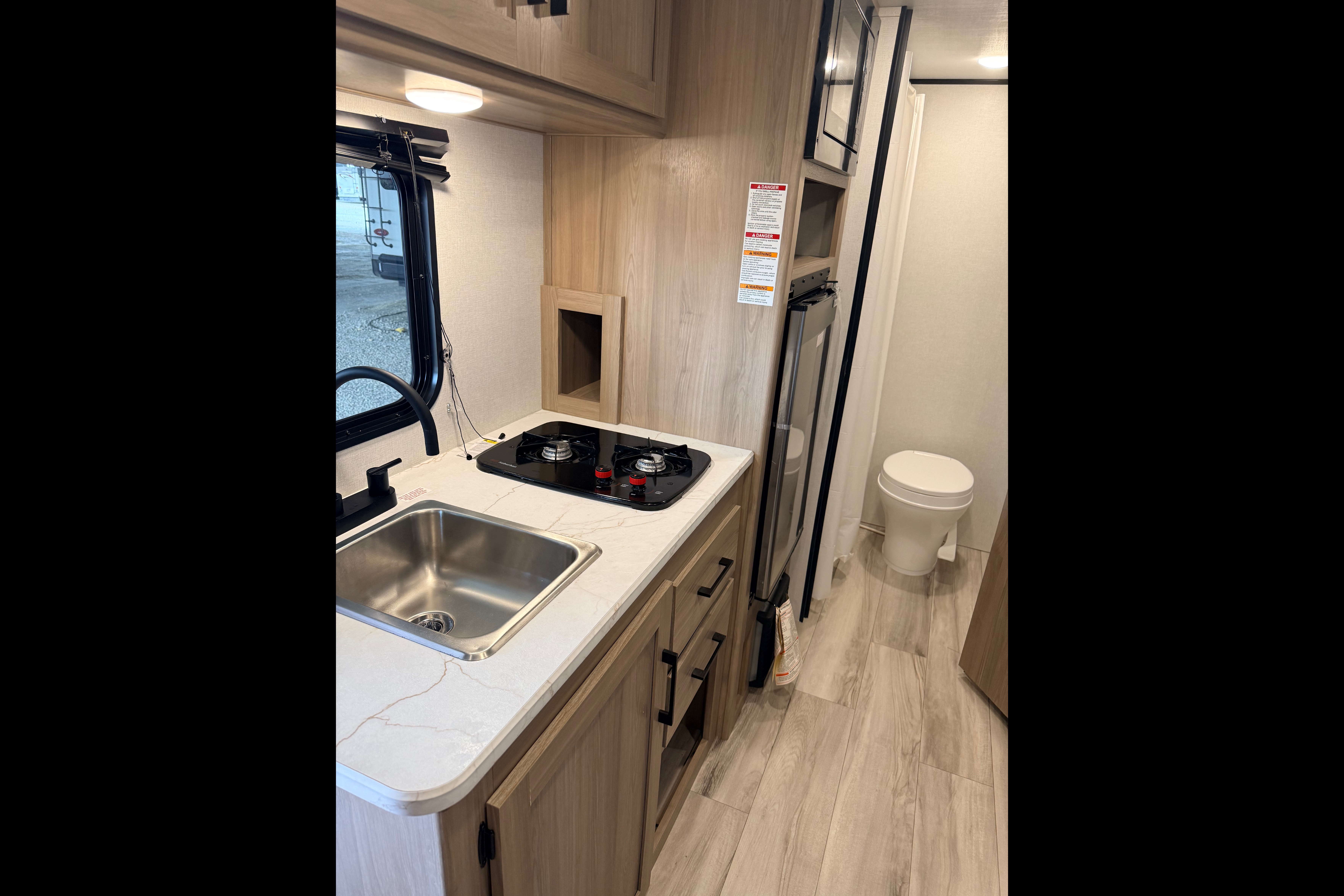 Family Bunkhouse Camper • Sleeps 5 • Delivery & Setup Included • Easy Camping