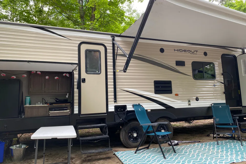 Keystone Hideout 31RBDS Travel Trailer