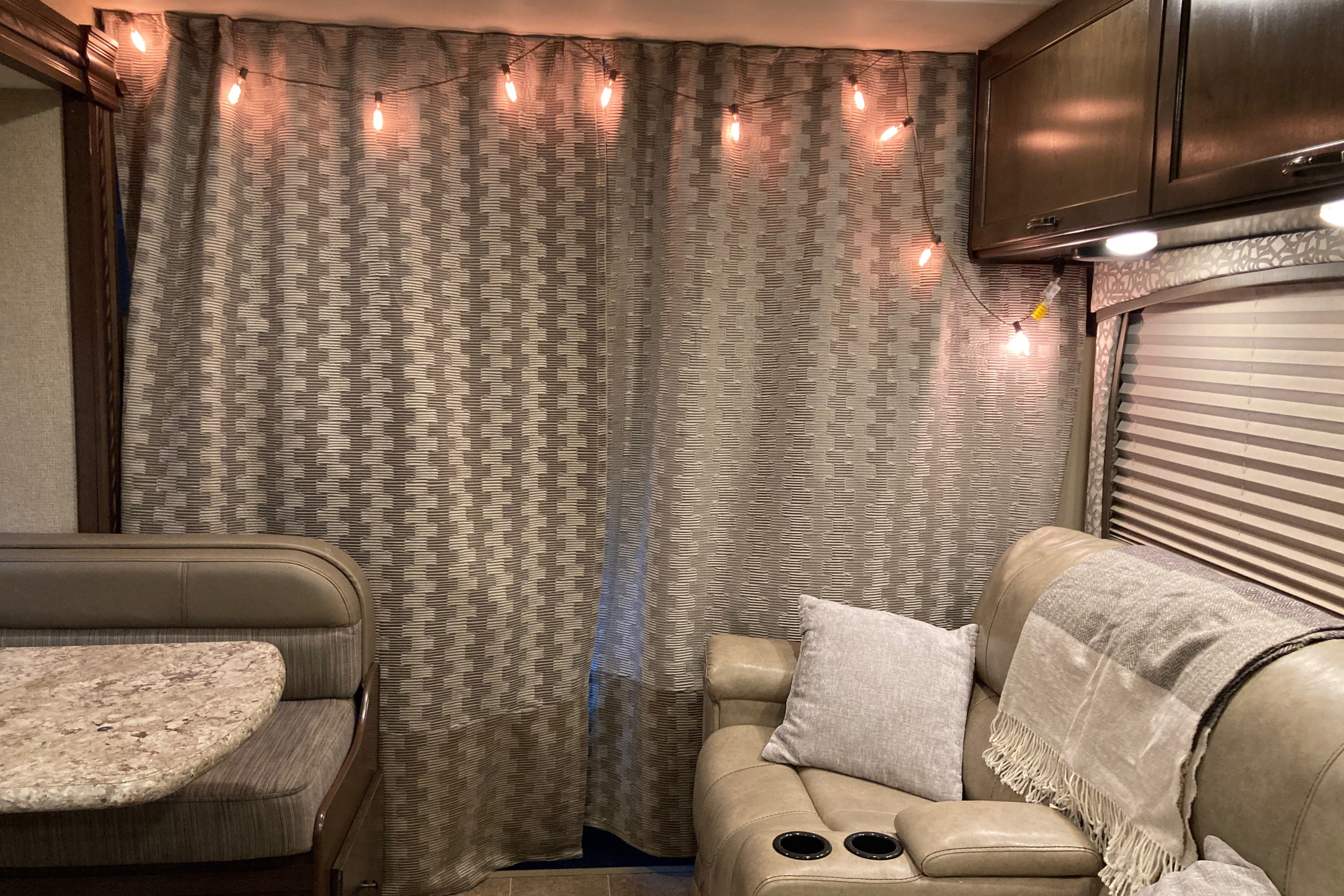 Your Perfect Escape Vehicle - 2018 Thor Chateau 28Z