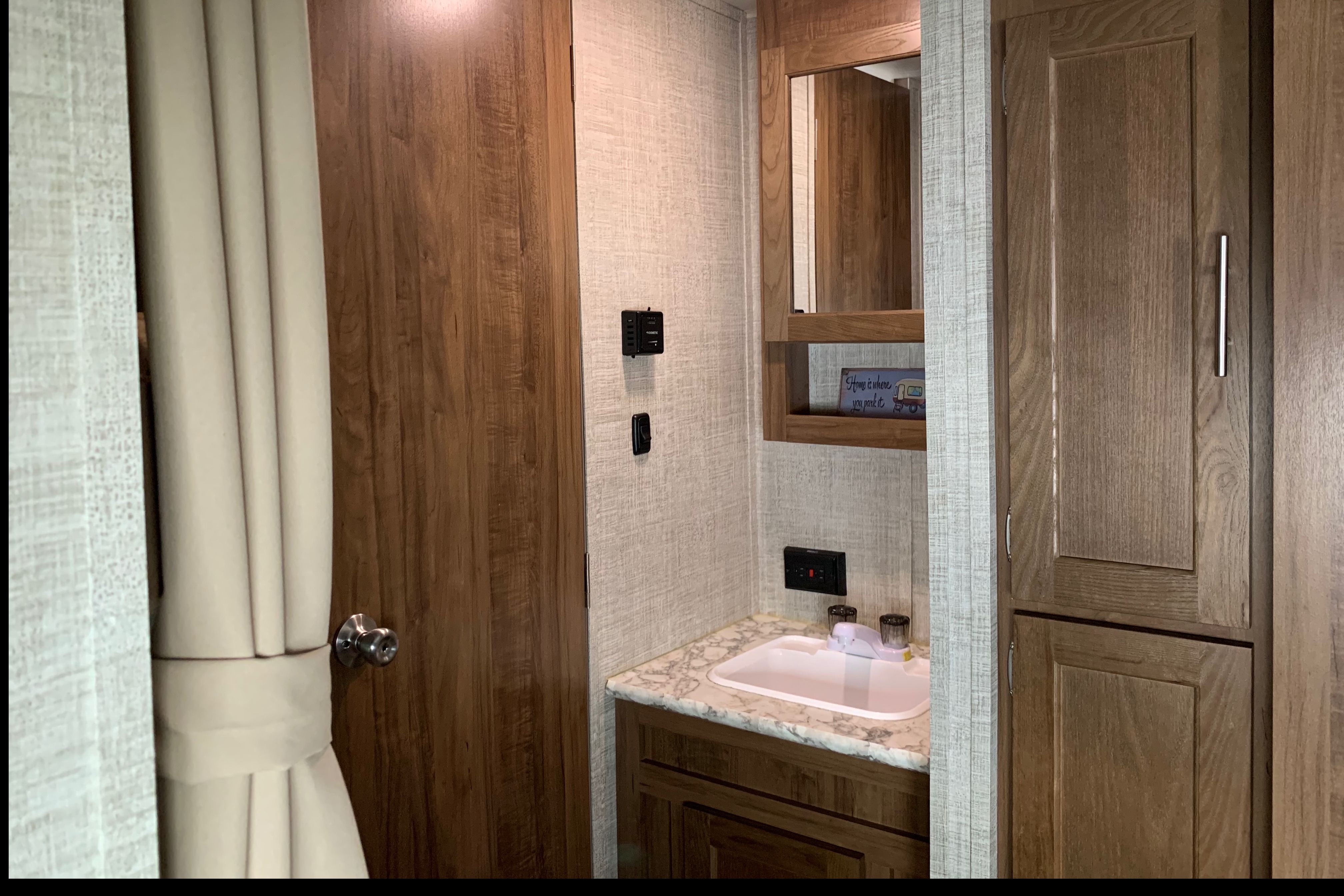 The Bunkhouse - 2020 Grand River 26’