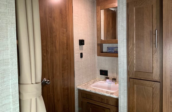 The Bunkhouse - 2020 Grand River 26’