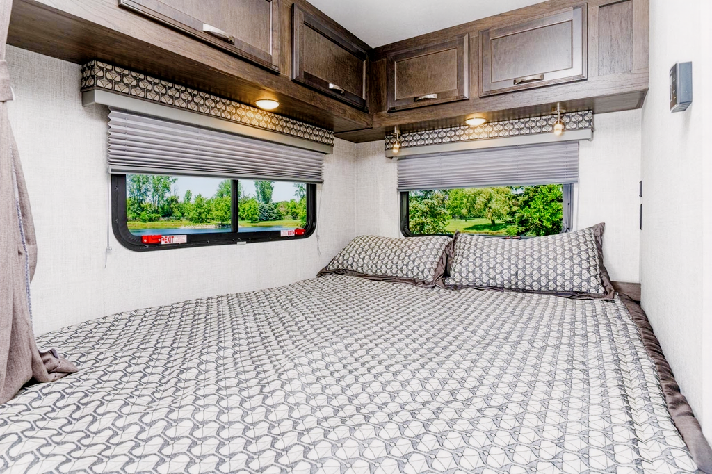 2022 Gulf Stream Conquest Class C 24ft. - FREE PRIVATE SHUTTLE - Frederick -