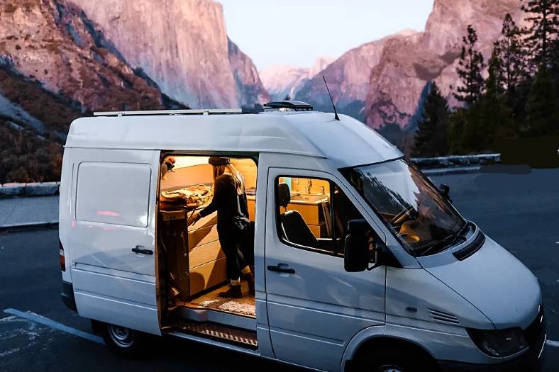 Goose! the HighRoof Sprinter Van