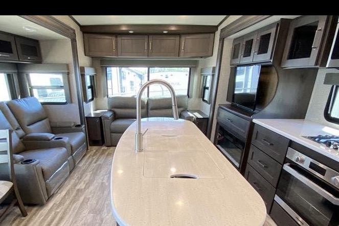 Luxury Family Getaway: Grand Design 367BHS