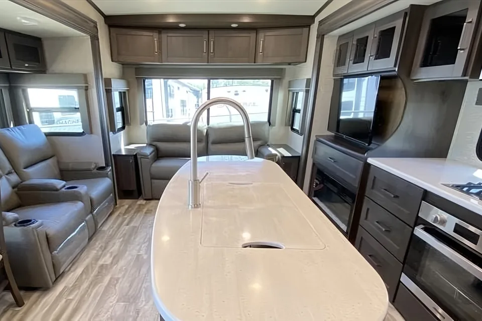 Luxury Family Getaway: Grand Design 367BHS