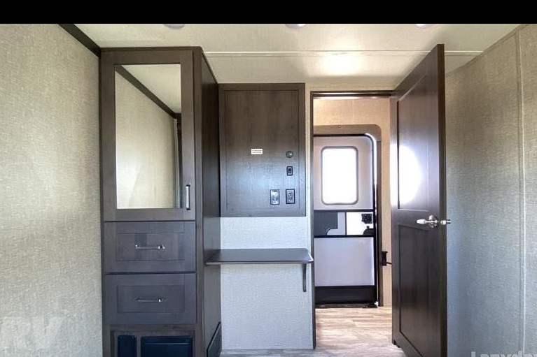 Luxury Family Getaway: Grand Design 367BHS