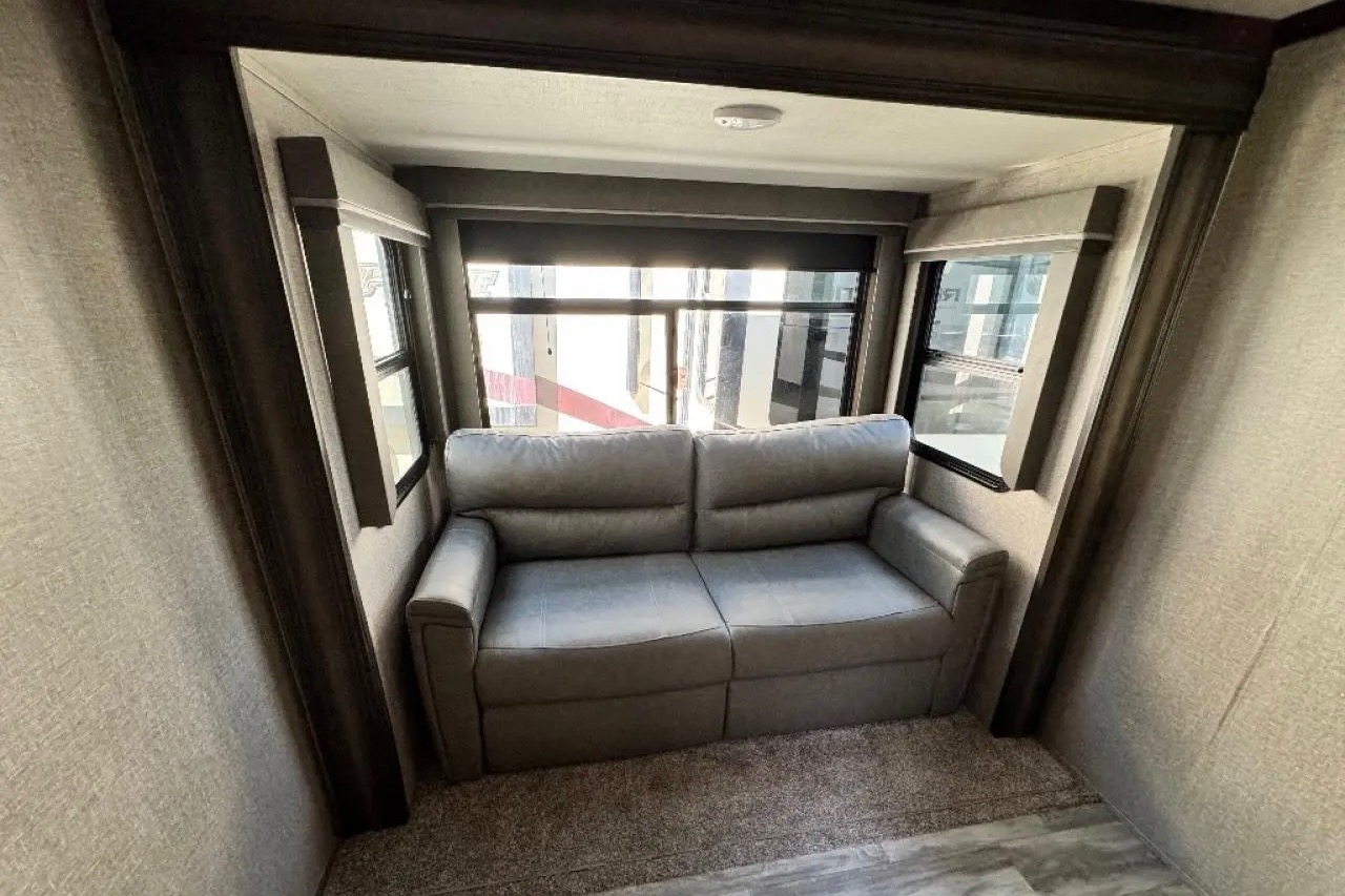 Luxury Family Getaway: Grand Design 367BHS