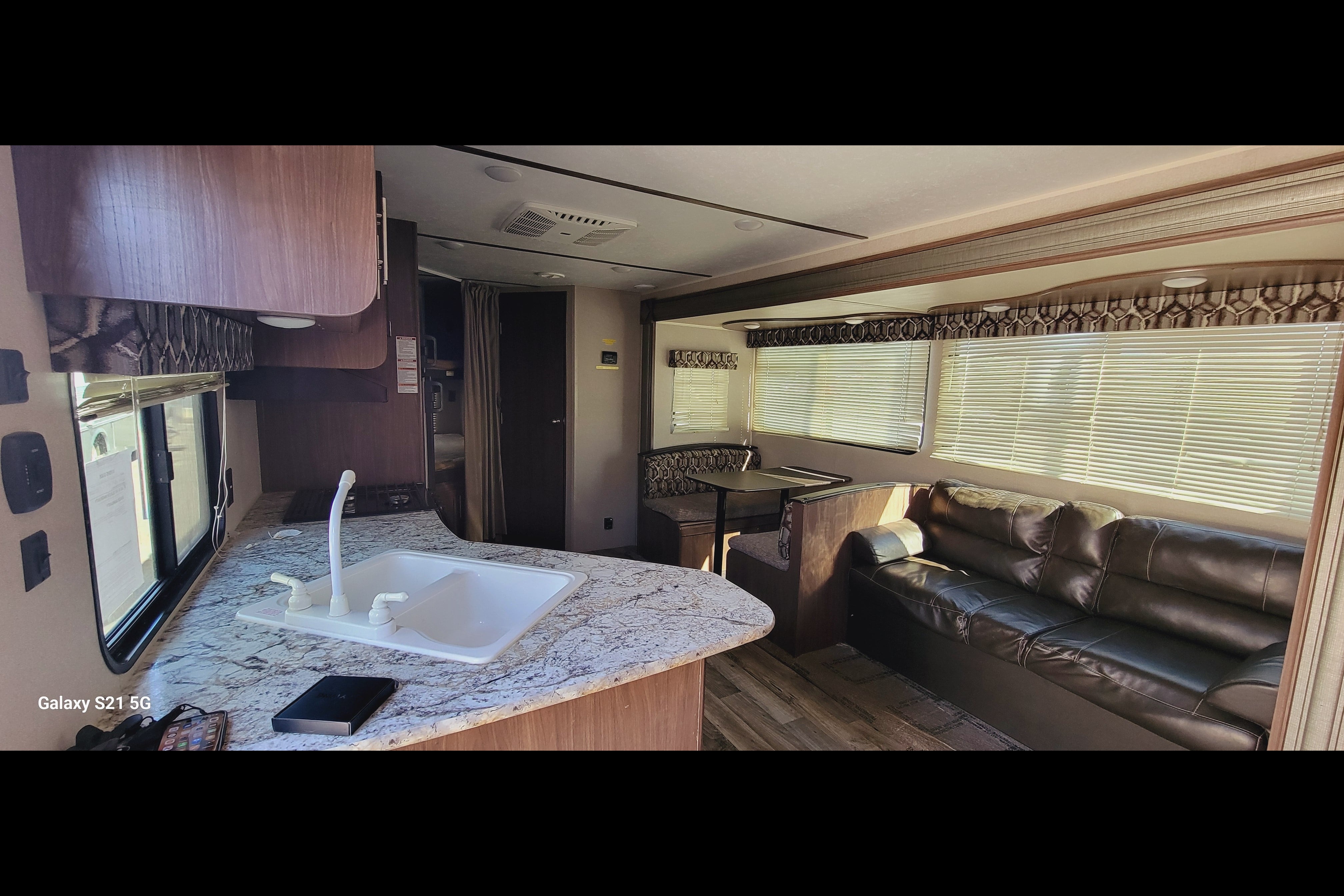 Coastal Cruiser – Your Home on the Road Hideout 274LHS Travel Trailer