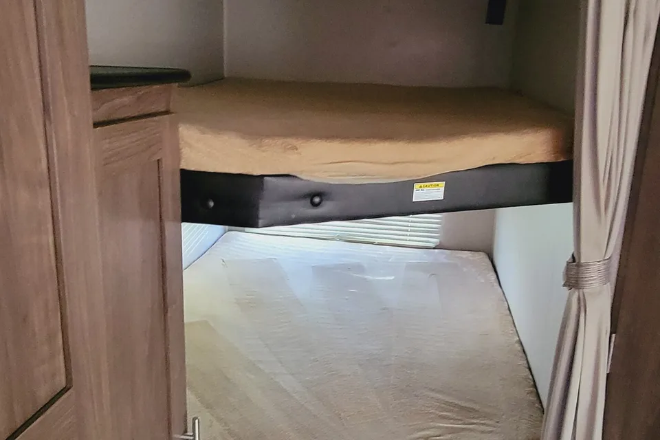 Coastal Cruiser – Your Home on the Road Hideout 274LHS Travel Trailer