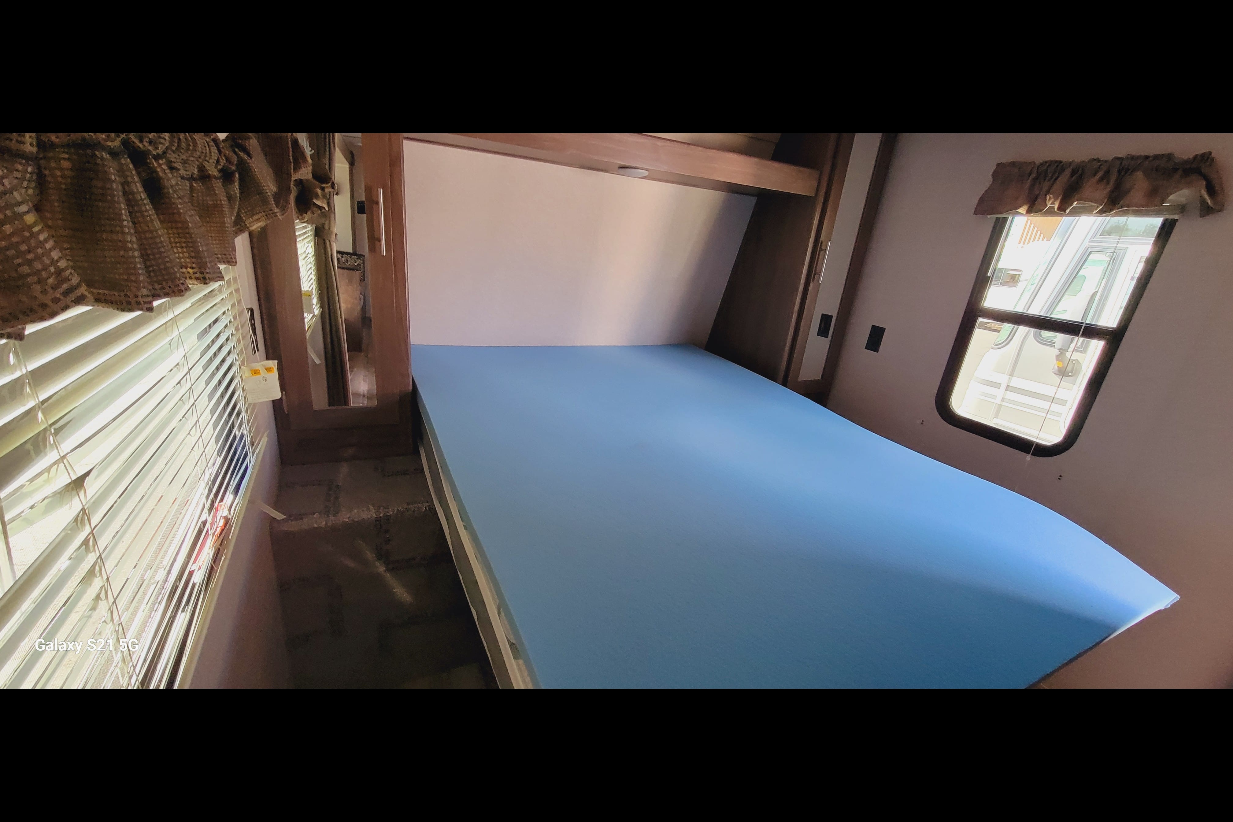 Coastal Cruiser – Your Home on the Road Hideout 274LHS Travel Trailer