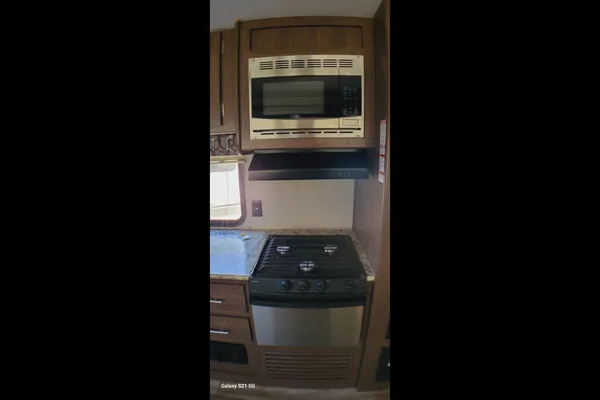 Coastal Cruiser – Your Home on the Road Hideout 274LHS Travel Trailer