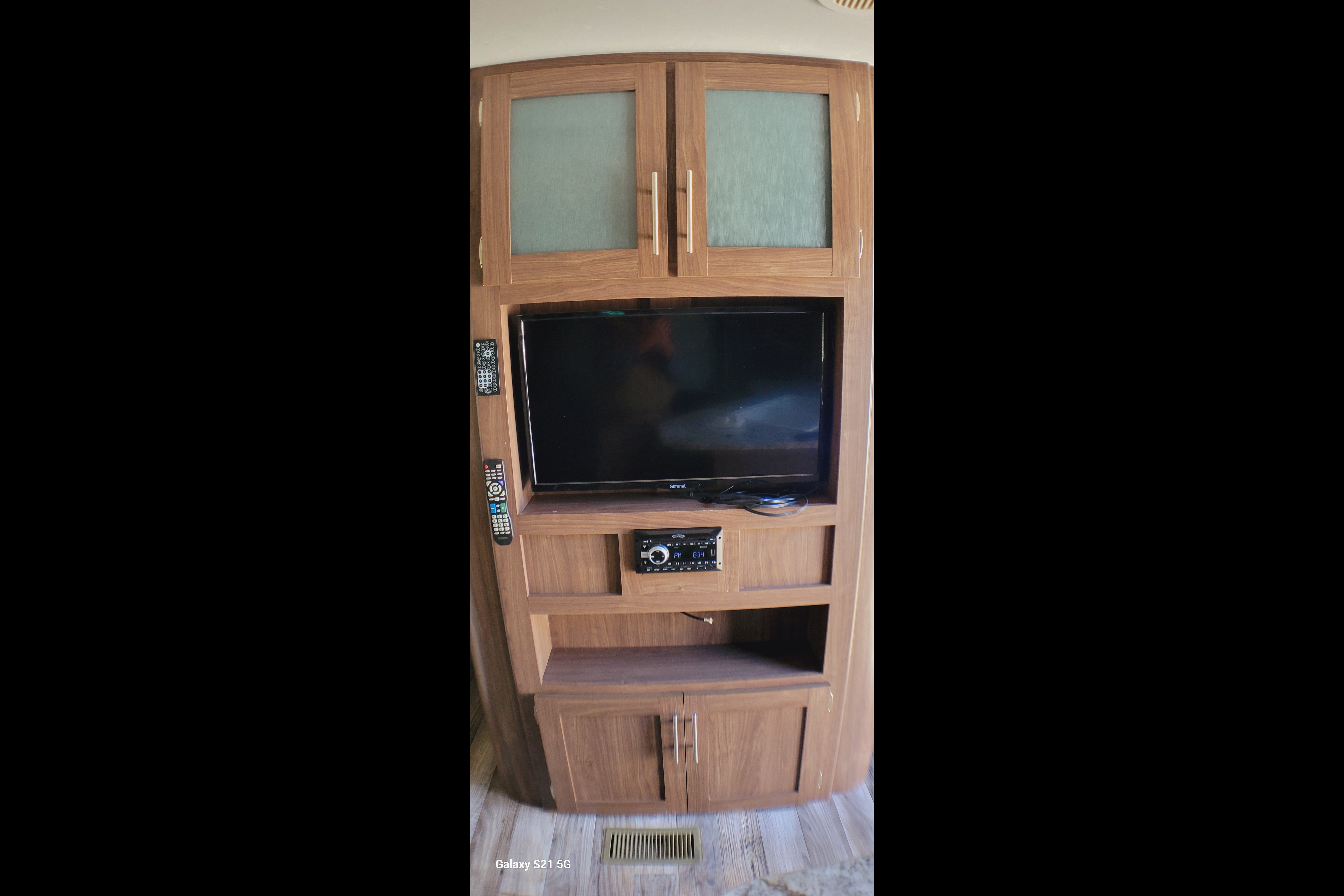 Coastal Cruiser – Your Home on the Road Hideout 274LHS Travel Trailer