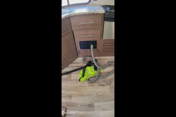 Coastal Cruiser – Your Home on the Road Hideout 274LHS Travel Trailer