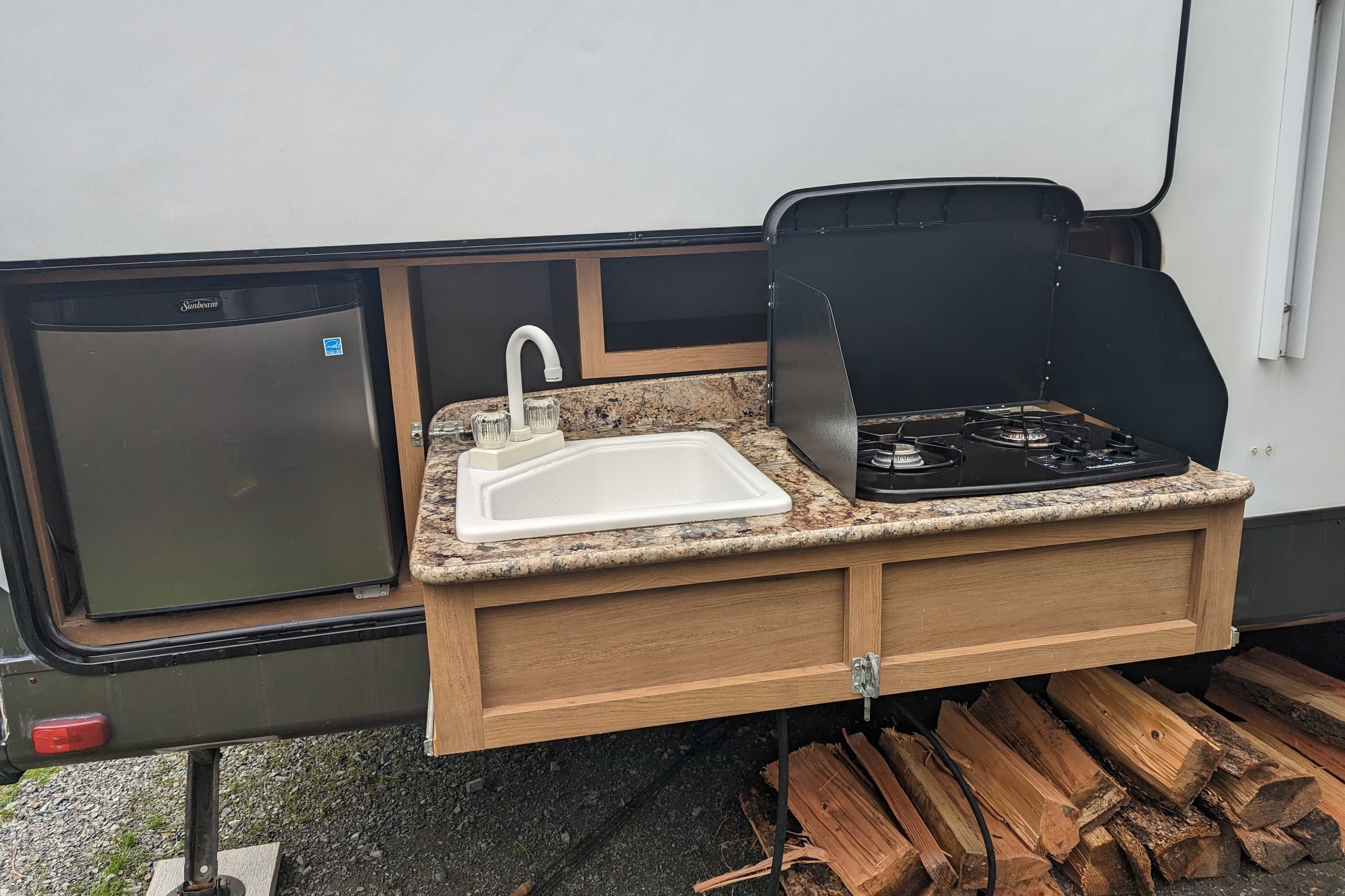 Bailey's Shadow Cruiser 28ft Quad Bunkhouse 