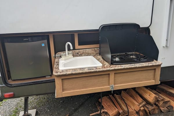 Bailey's Shadow Cruiser 28ft Quad Bunkhouse