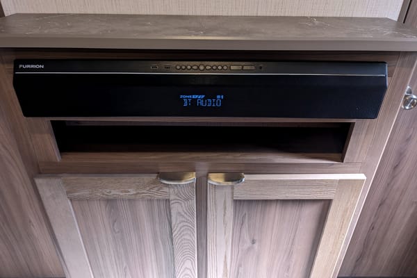 Lexury MPG Traver Trailer