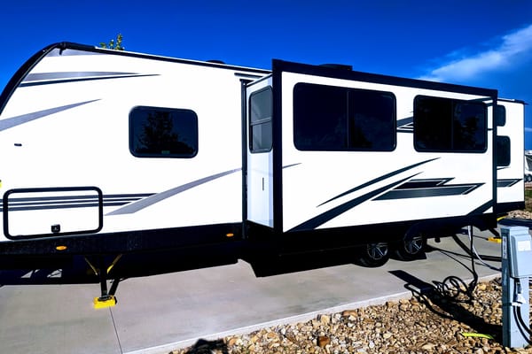Lexury MPG Traver Trailer