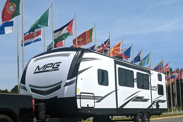 Lexury MPG Traver Trailer