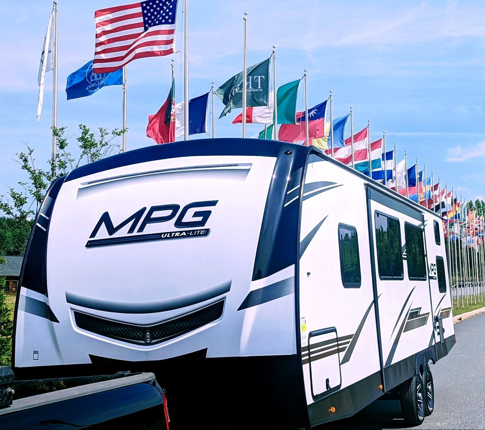 Lexury MPG Traver Trailer 